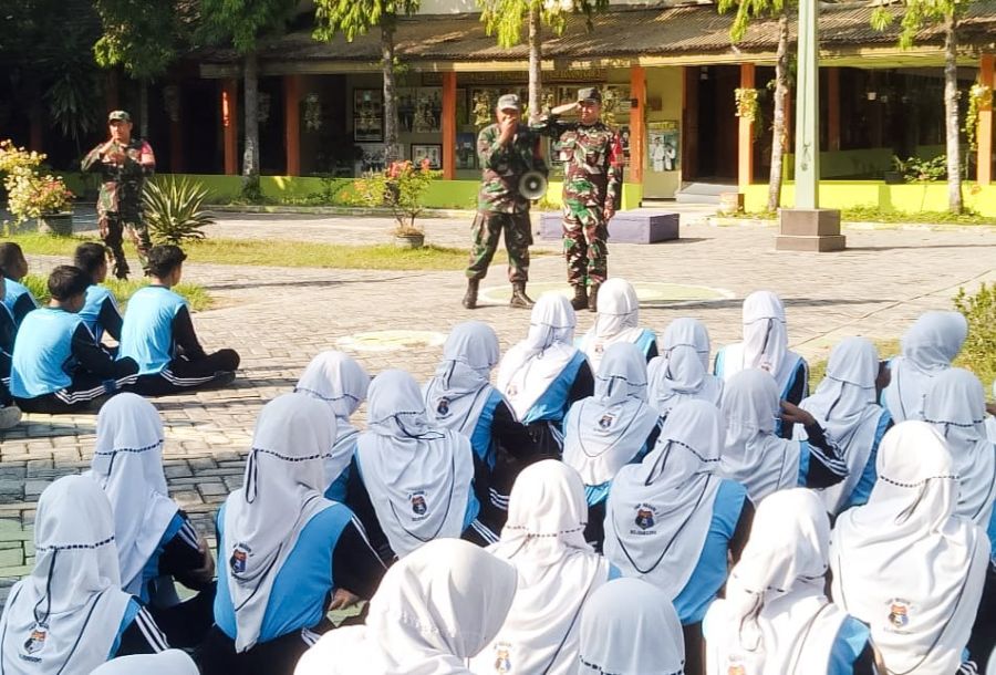 Giat MPLS, TNI Kodim 0813 Bojonegoro Bentuk Mental dan Karakter Siswa SMPN 3 Bojonegoro