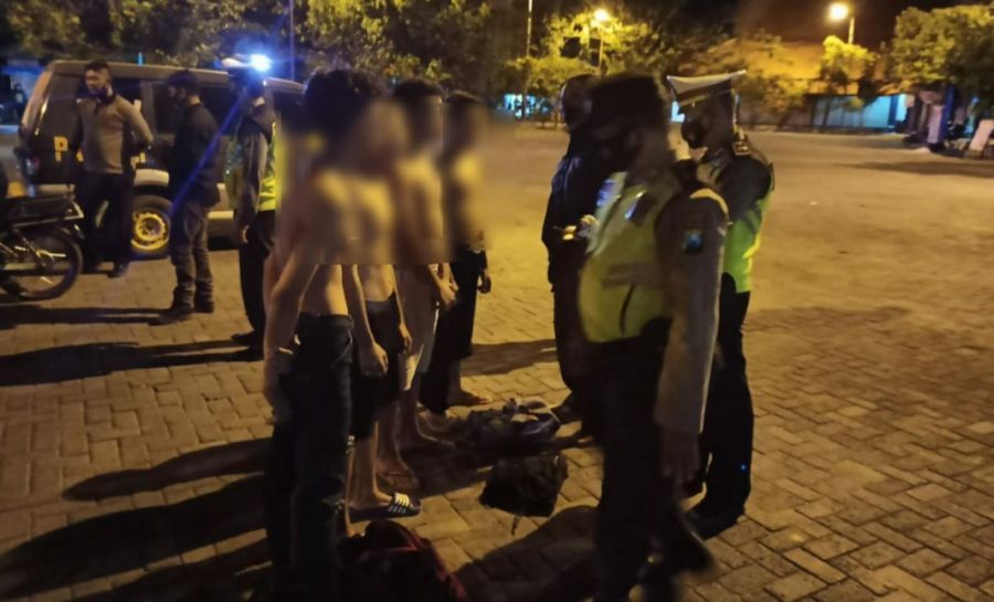 Gunakan Atribut Pencak Silat, Empat Pemuda Diamankan
