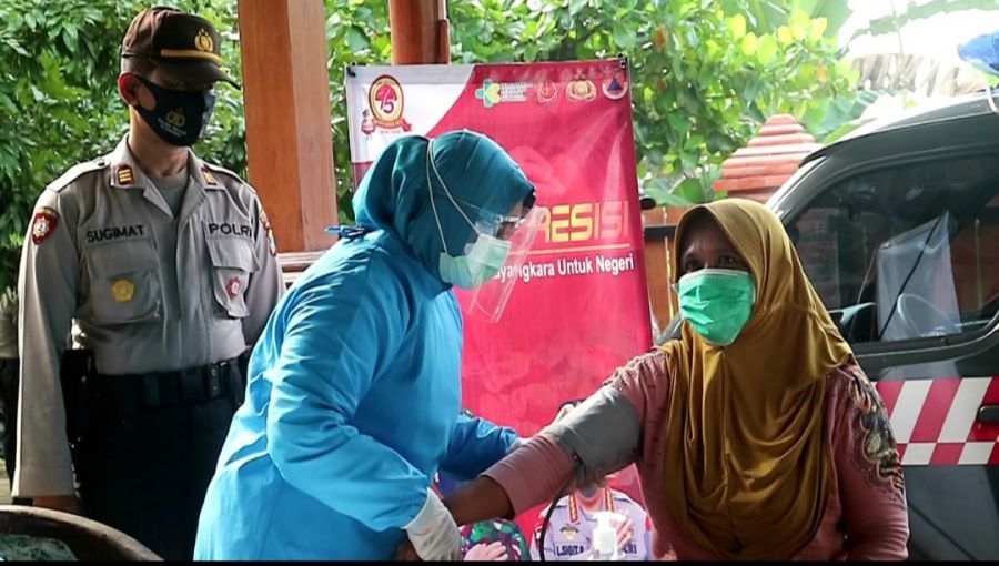 Hari Ke 2 Gerai Vaksin Mobile ASTUTI Layani Warga Kecamatan Trucuk