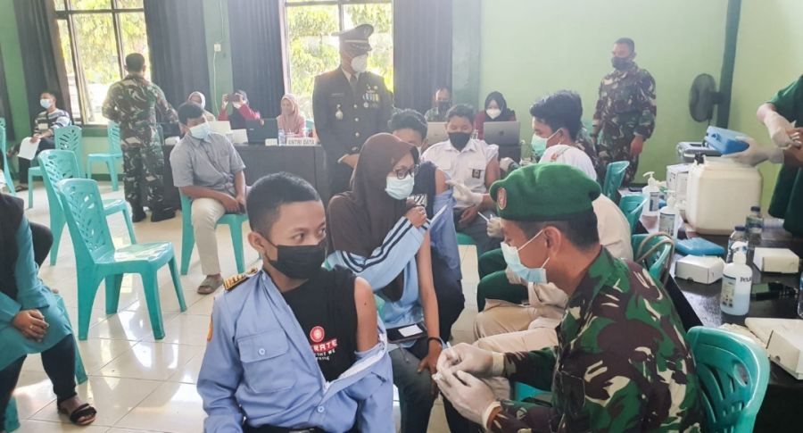 HUT ke- 76, TNI Bojonegoro Gelar Serbuan Vaksinasi 6000 Dosis di 11 Lokasi