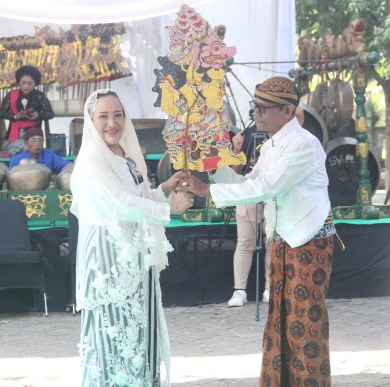 Ibu Pembangunan Nomor Satu di Bojonegoro Hadiri Ruwatan Murwakala di Kayangan Api