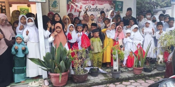 IKM FIJ Bojonegoro Gelar Buka Bersama dan Beri Santunan Anak Yatim Piatu
