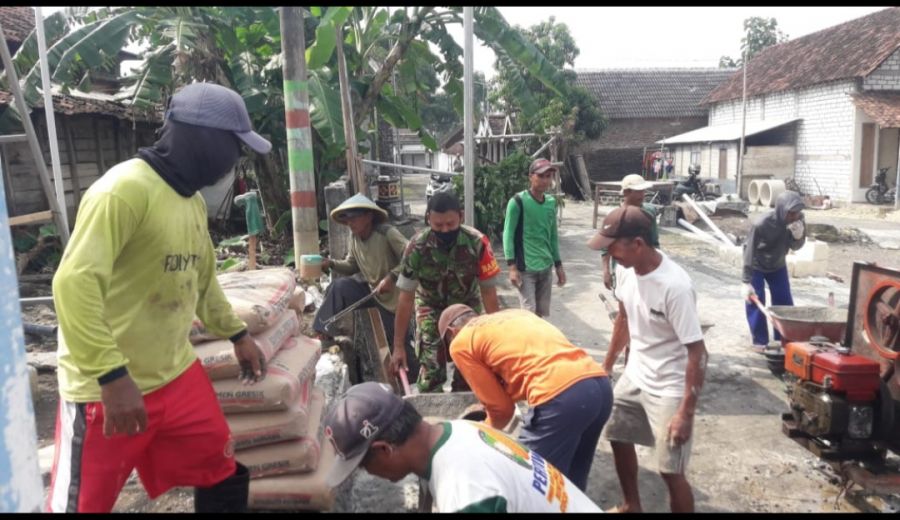 Implementasi Metode Binter, Babinsa bersama Masyarakat Karyabakti Bangun Tempat Ibadah