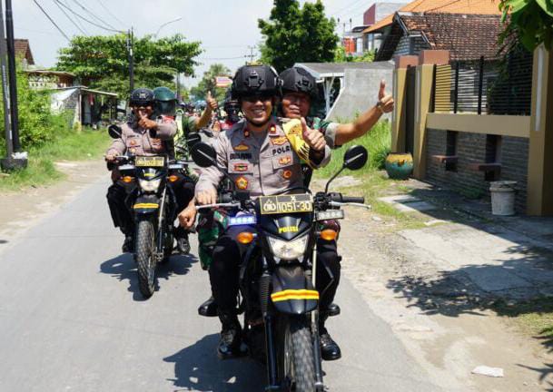 Jaga Kamtibmas, TNI-POLRI Bersinergi Patroli Bersama Naik Motor 
