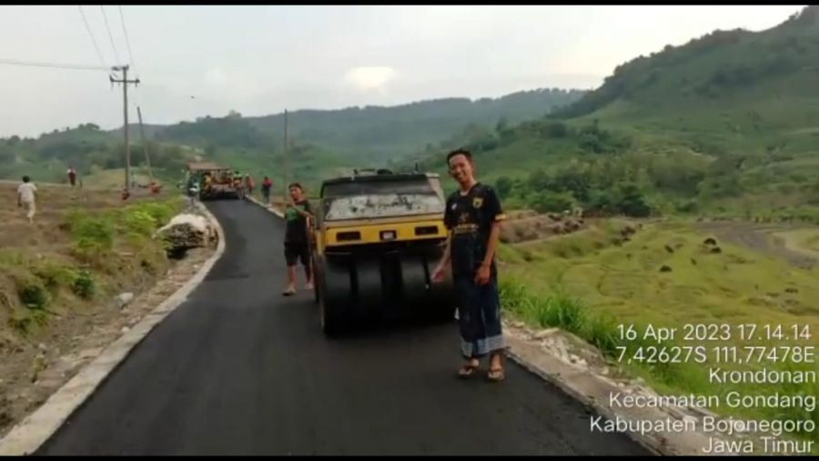 Jalan Poros Desa Ngenyer, Impian Warga Tingkatkan Produksi Pangan Terpenuhi
