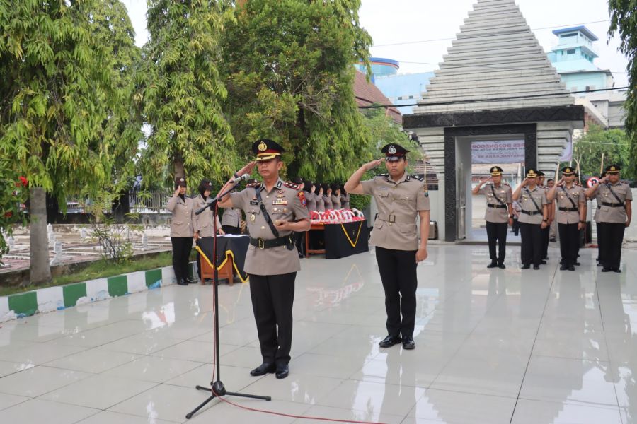 Jelang Hari Bhayangkara Ke-78, Kapolres Bojonegoro Pimpin Ziarah ke Taman Makam Pahlawan