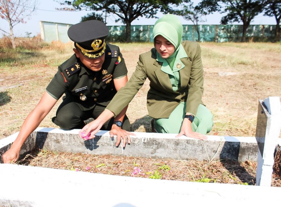Jelang HUT TNI ke- 78, Kodim 0813 Bojonegoro Gelar Ziarah dan Tabunr Bunga