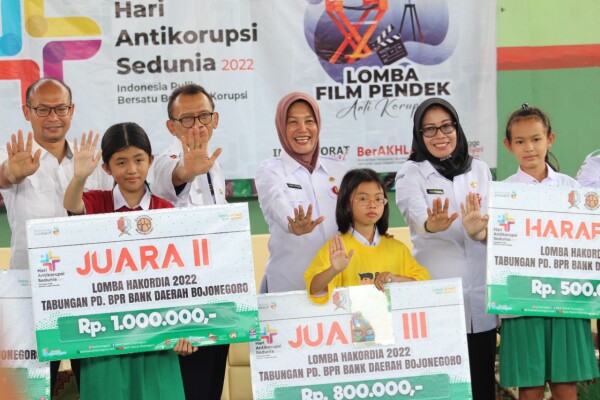 Kampanye Antikorupsi, Pemkab Bojonegoro Bersama Siswa SD Gelar Puncak Hakordia 
