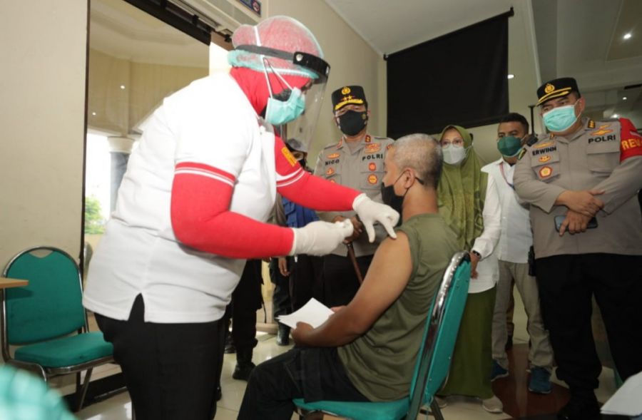 Kapolda Ajak Masyarakat Jatim Daftar Vaksin