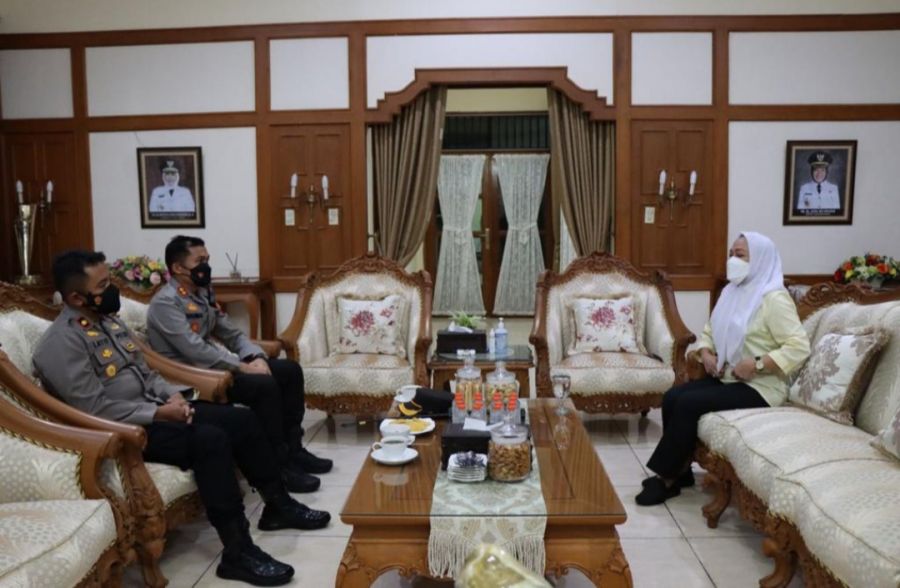 Bupat Anna Muawanah Sambut Kunjungan Kapolres Bojonegoro di Rumas Dinas