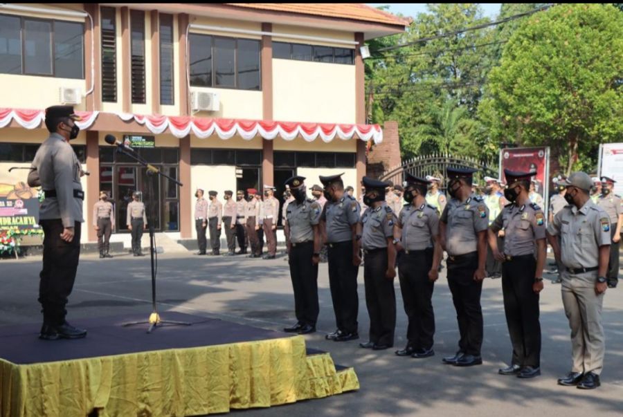 Kapolres Bojonegoro Pimpin Upacara Kenaikan Pangkat Periode 1 Juli 2022