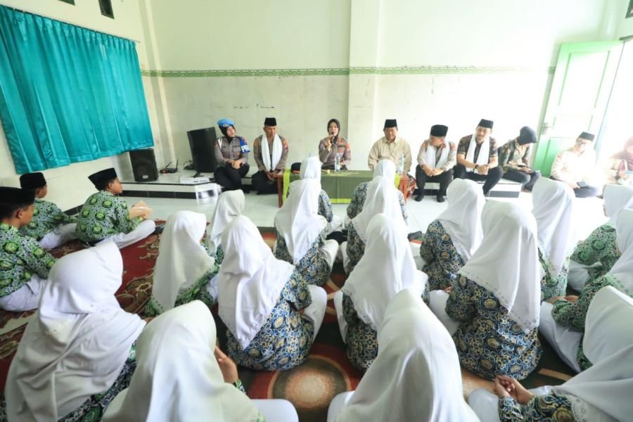 Kapolres Bojonegoro Ingatkan Bahaya Kenakalan Remaja