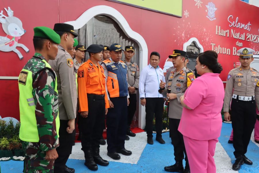 Kapolres Bojonegoro Kunjungi Pospam dan Posyan Nataru, Beri Motivasi Kepada Personel