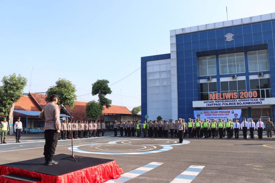 Kapolres Bojonegoro Pimpin Apel Gelar Pasukan Ops. Patuh Semeru Tahun 2023