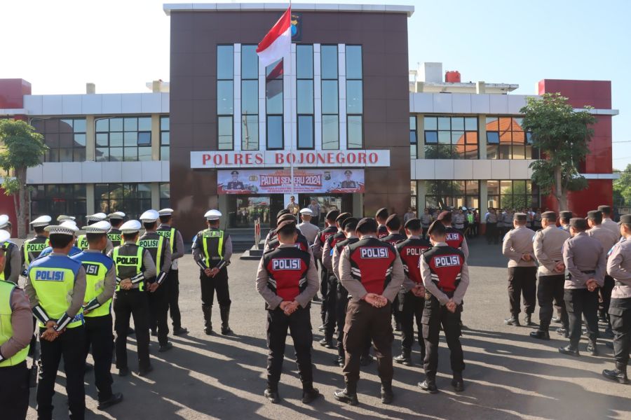 Kapolres Bojonegoro Pimpin Apel Gelar Pasukan Operasi Patuh Semeru 2024