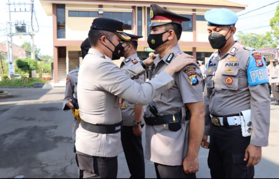 Kapolres Bojonegoro Pimpin Upacara Pelantikan Kasat Samapta dan Sertijab Kapolsek Kalitidu