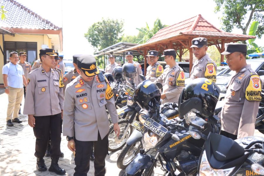 Kapolres Bojonegoro Polda Jatim Cek Kendaraan Dinas dan Sikap Tampang Personel Jelang Pemilu 2024