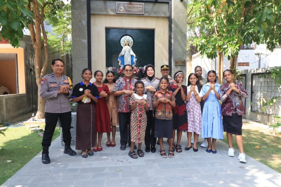 Kapolres Bojonegoro Sambangi Gereja