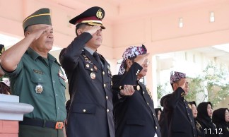 Kapolres Lamongan Hadiri Upacara Peringatan Hari Pendidikan Nasional di Alun-Alun