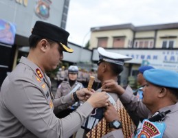 Kapolres Lamongan Pimpin Apel Gelar Pasukan Operasi Keselamatan Semeru 2025