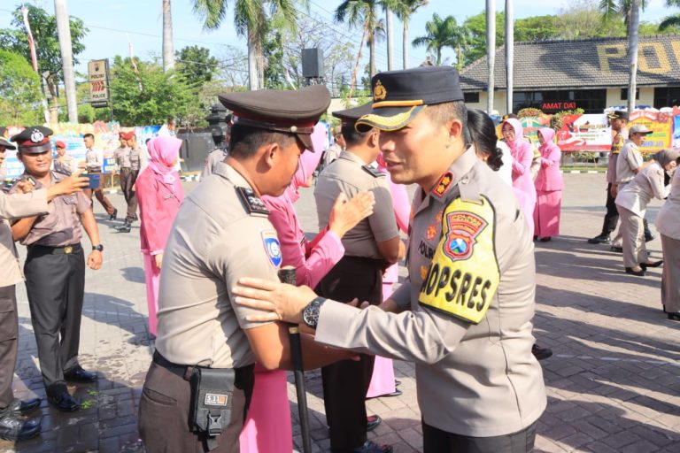 Kapolres Nganjuk Pimpin Upacara Kenaikan Pangkat Personel Polri dan ASN