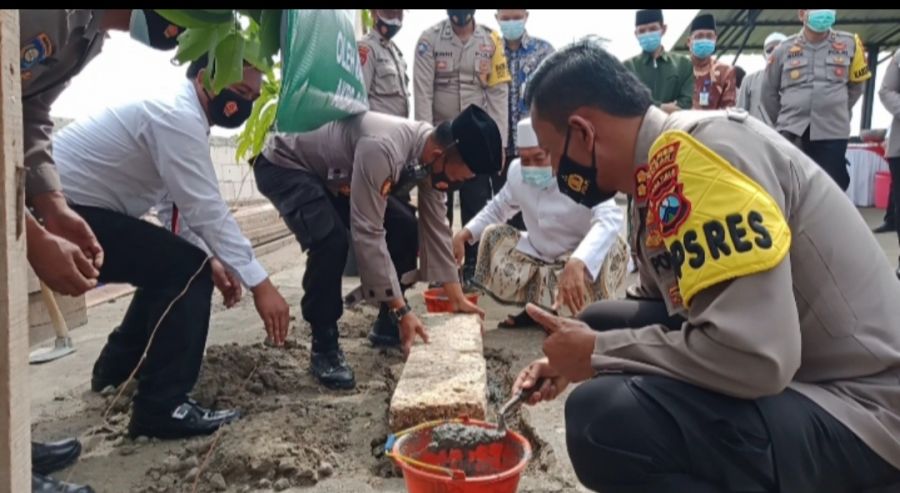 Kapolres Tuban AKBP Darman, S.I.K Meresmikan Mapolsek Widang Secara Simbolis