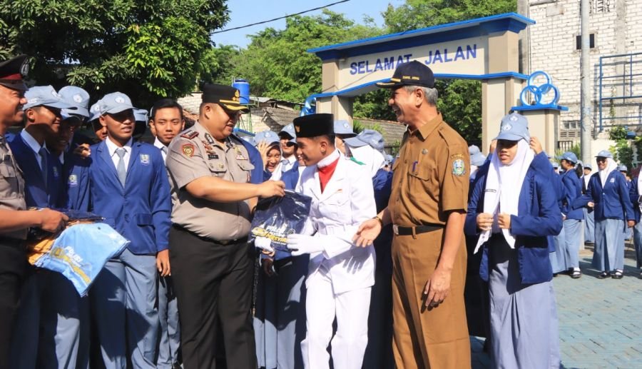 Kapolresta Tuban Turun ke Sekolah, Pelajar Diingatkan Tertib Lalu Lintas