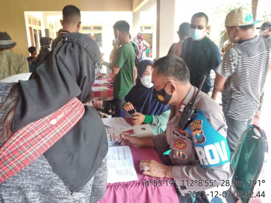 Kapolsek Palang Polres Tuban Membuka Gerai Vaksinasi di Empat Desa