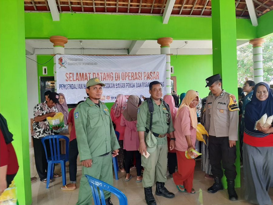 Kapolsek Purwosari Monitoring Operasi Pasar Penyeimbang Dari Dinas Ketahanan Pangan
