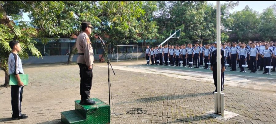Kapolsek Sumberrejo Menjadi Pembina Upacara di SMA N 1 Sumberrejo