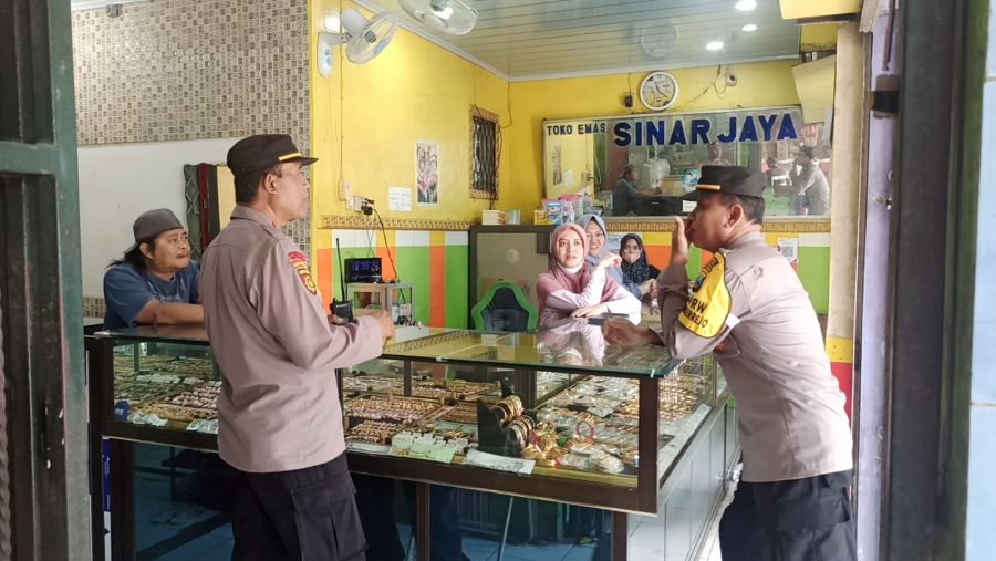 Kapolsek Sumberrejo Patroli ke Toko Emas Pasar Kliwon Sumberrejo