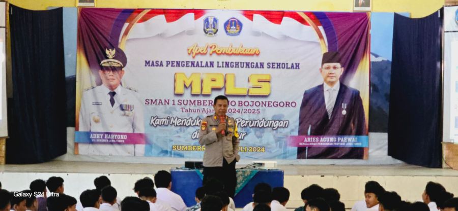 Kapolsek Sumberrejo Polres Bojonegoro Isi Kegiatan MPLS di SMA N 1 Sumberrejo