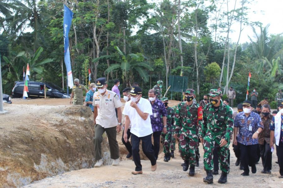 Kasrem 071/Wijayakusuma Hadiri Penyerahan Hasil TMMD ke-111 TA. 2021Kodim 0704/Banjarnegara