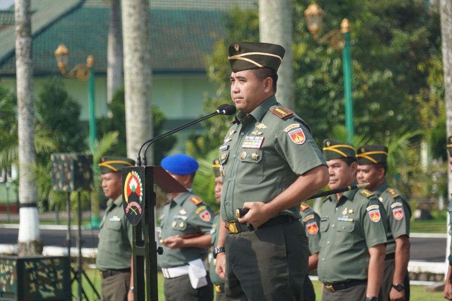 Kesejahteraan Anggota Priortitas Utama, Danrem 071 bagikan Sembako untuk Kesejateraan Anggotanya