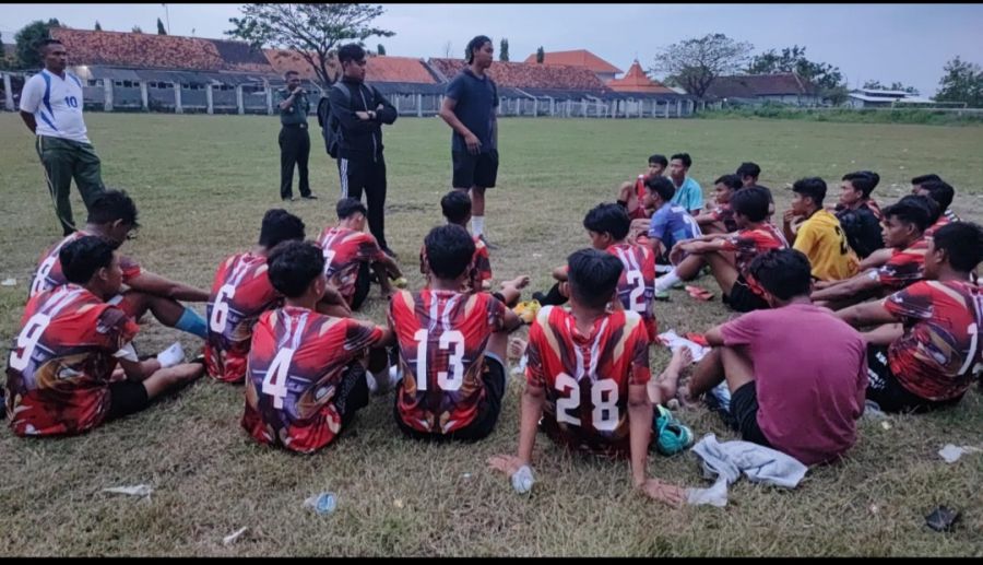 Kesiapan Hadapi Liga Santri Berikutnya, Tim Perwakilan Kodim 0812 Lamongan Gelar Uji Coba