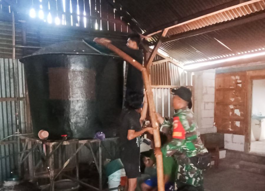 Kodim 0813 Bojonegoro bantu 5000 Liter Air Bersih untuk Warga Gamongan Tambakrejo