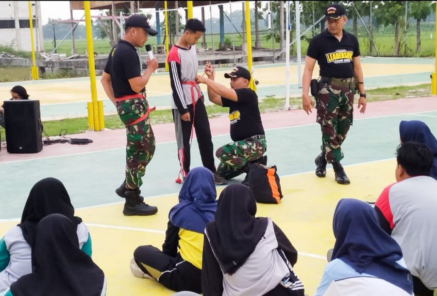 Kodim 0813 Bojonegoro Beri Materi Wasbang dan Bela Negara di Unigoro Leadership Camp 2022