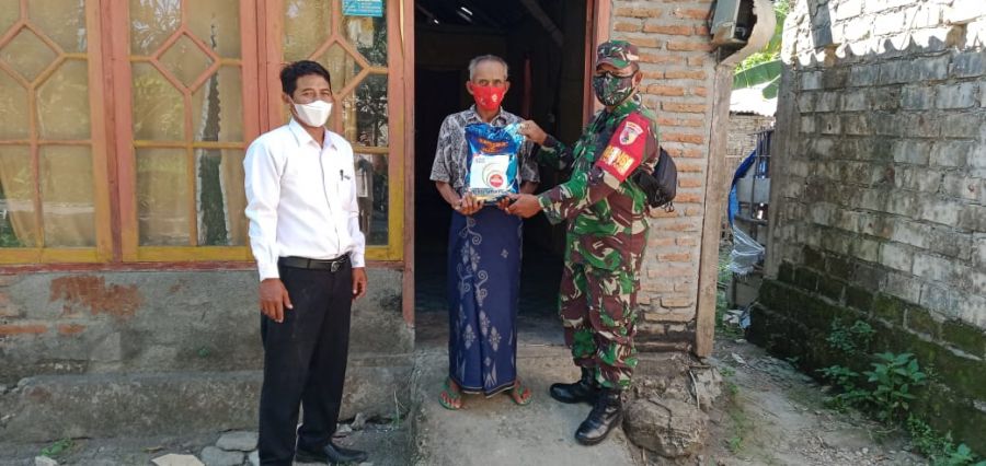 Kodim 0813 Bojonegoro Kembali Salurkan Bantuan Beras untuk Masyarakat Kurang Mampu