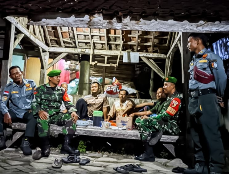 Koramil Sumberrejo Kodim 0813 Bojonegoro bersama Aparat Terkait Patroli Gabungan