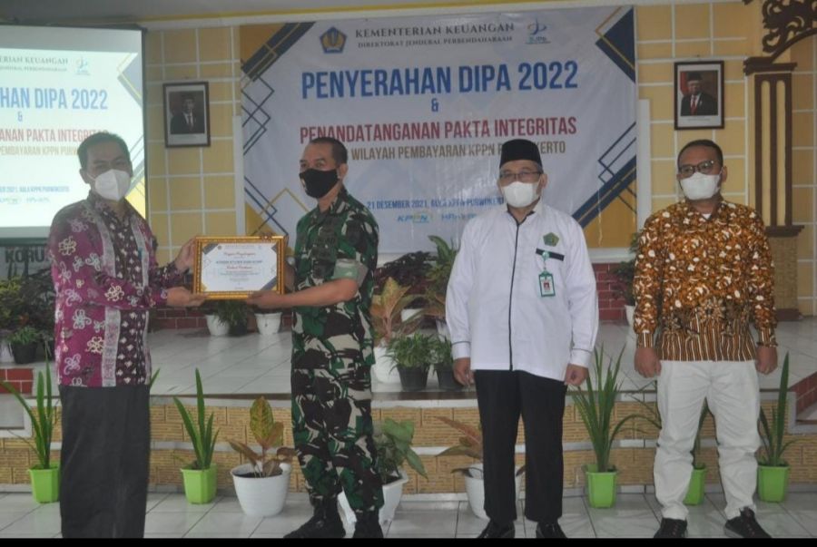 Korem 071/Wijayakusuma Terima Penghargaan Satker Terbaik Penyerapan Anggaran Tahun 2021