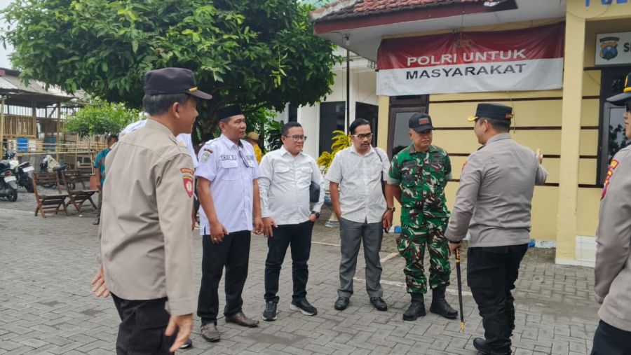 Kunjungan Kapolres Lumajang AKBP Alex Sandi Siregar Di Polsek Rowokangkung Kecamatan Rowokangkung