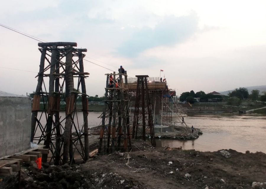 Lancarkan Akses Dua Kabupaten, Bupati Bojonegoro Harapkan Pembangunan Jembatan Kare Ontime