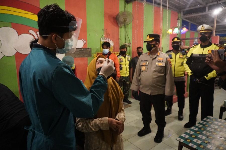 Langgar PPKM Darurat, Belasan Warkop dan Cafe di Bojonegoro Disegel Petugas Gabungan
