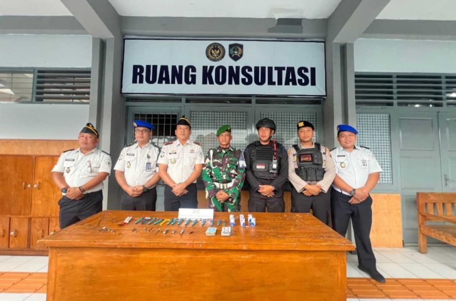 Lapas Kelas llA Bojonegoro Gelar Apel dan Razia Bersama Aparat Penegak Hukum (APH)