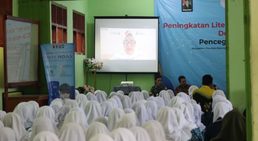 Literasi Digital di SMAN 1 Kepohbaru, Bupati Bojonegoro Ajak Berkolaborasi Tangkal Hoax