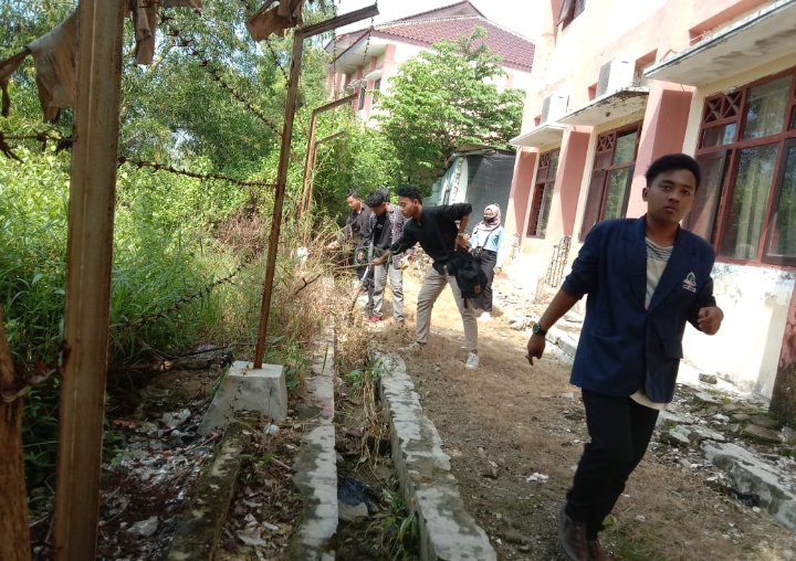 Mahasiswa Kritisi Sarpras Yang Tidak Terawat di IAIN Madura