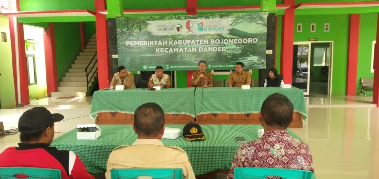 Maraknya Sapi Mati, Camat Dander Ber-,inisiasi Gelar Pertemuan Peternak Dan Dokter hewan.