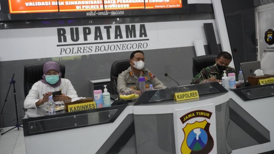 Melalui Video Conference, Forkopimda Bojonegoro Ikuti Rakor Evaluasi Penanggulangan Covid-19