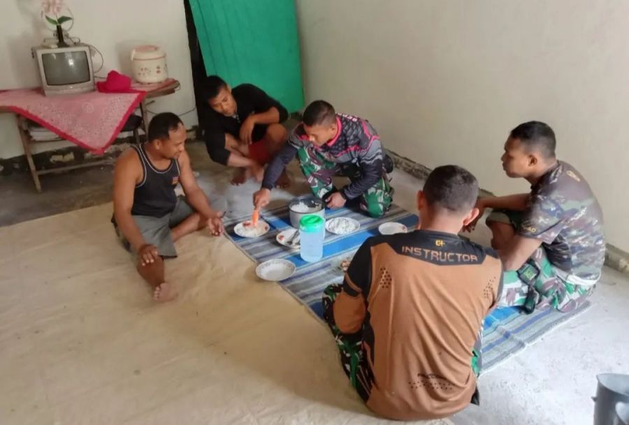 Memasuki Saat Terakhir, Warga Akui Sedih Akan Segera Ditinggal Anggota TMMD 114 Kodim 0812 Lamongan