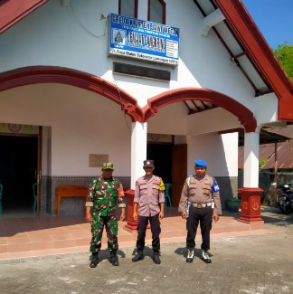 Menjelang Natal, Aparat Gabungan TNI- Polri di Lamongan Perketat Pengamanan Gereja